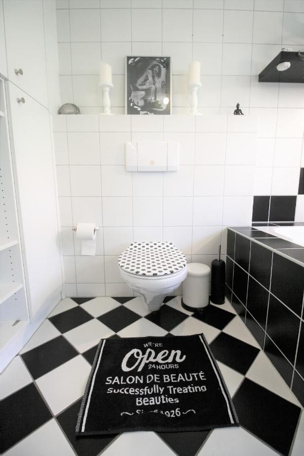 Zentrale Ferienwohnung „Treibholz“ Im Sonnenblumenhaus フレンスブルク エクステリア 写真